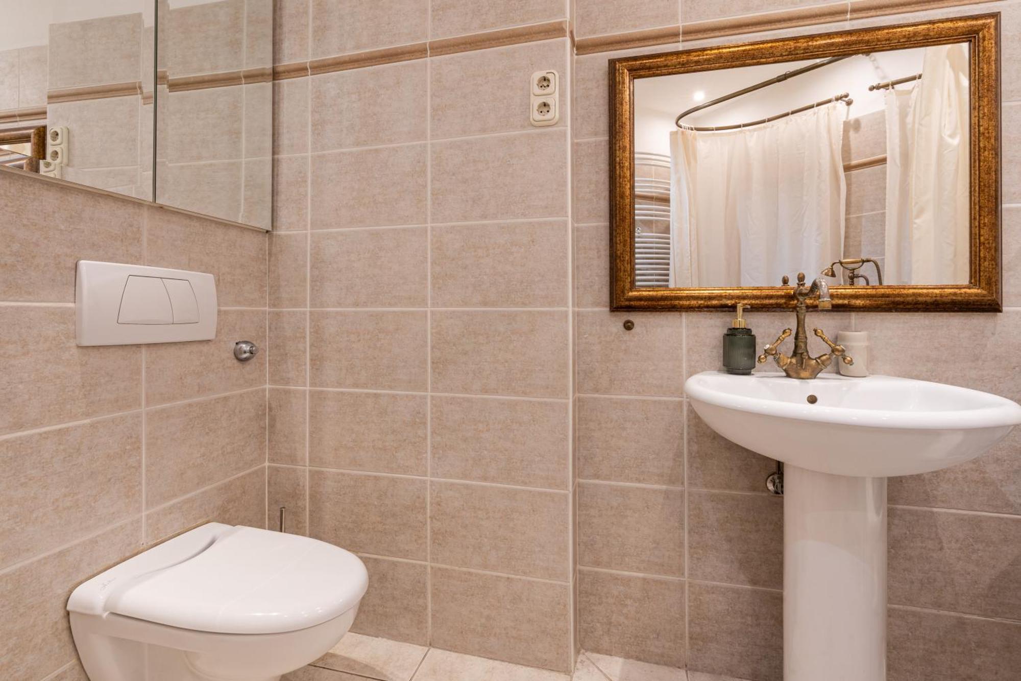 Basilica And Castle View Luxury Suite, Free Parking Reservation Needed Budapest Bagian luar foto