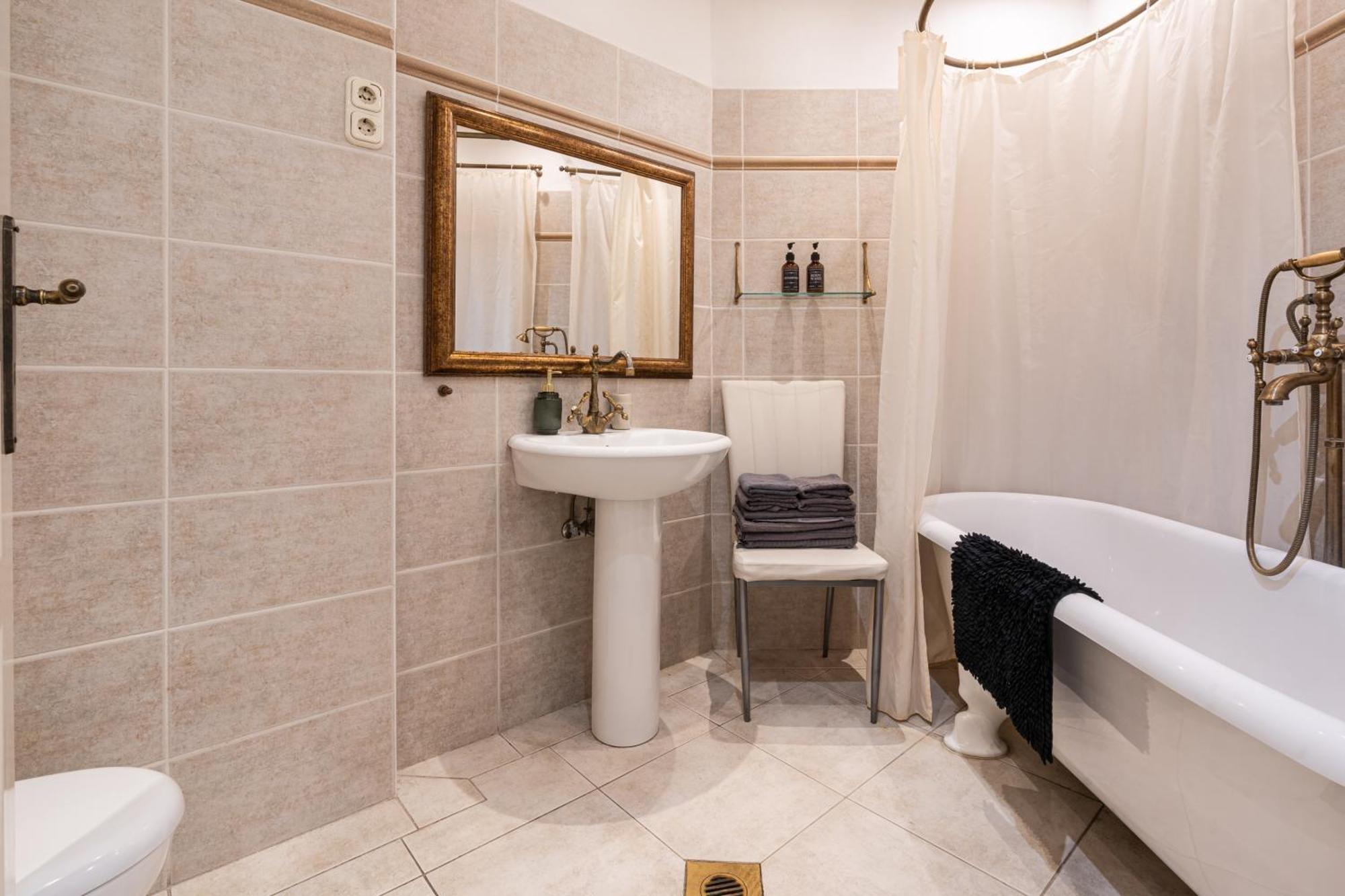Basilica And Castle View Luxury Suite, Free Parking Reservation Needed Budapest Bagian luar foto
